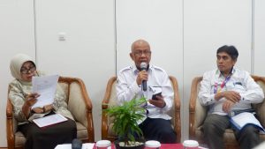 dr. Eva Viora, Dr.dr. Fidiansjah, SpKJ, MPH Bapak Indra Rizon, SKM, M.Kes