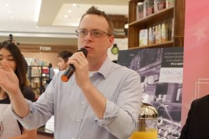 Atase Pertanian dan Perdagangan Kedutaan Amerika Serikat, Garrett McDonald.