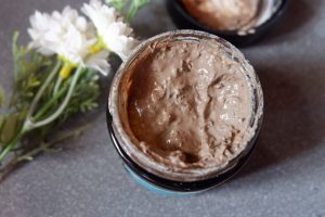 Tekstur The Body Shop Himalayan Charcoal Glow Mask