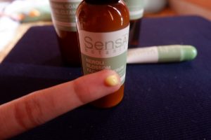 Tekstur Neroli Blossom Facial Serum Sensatia Botanicals
